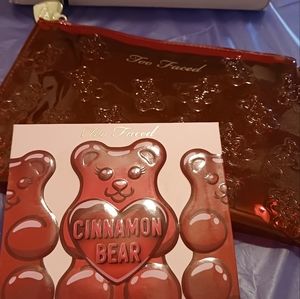 Too Faced Cinnamon Bear Eyeshadow & Blush with Bag